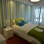 4u Ii בית הארחה *